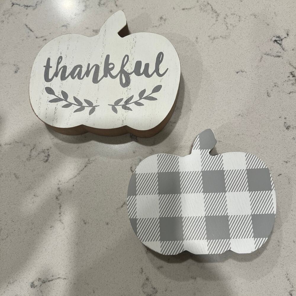 Small pumpkin Decor - Picture 2 of 3